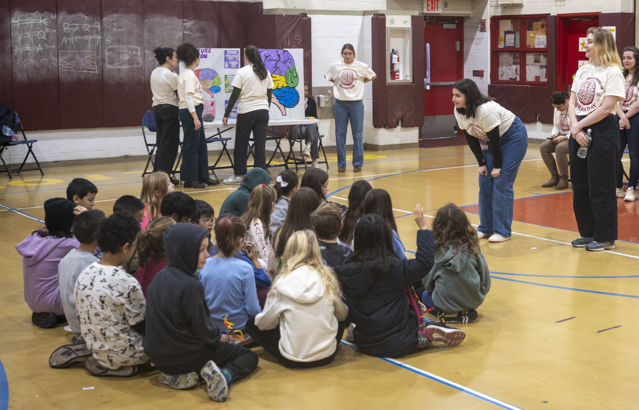 Fourth grade students learning about the brain.